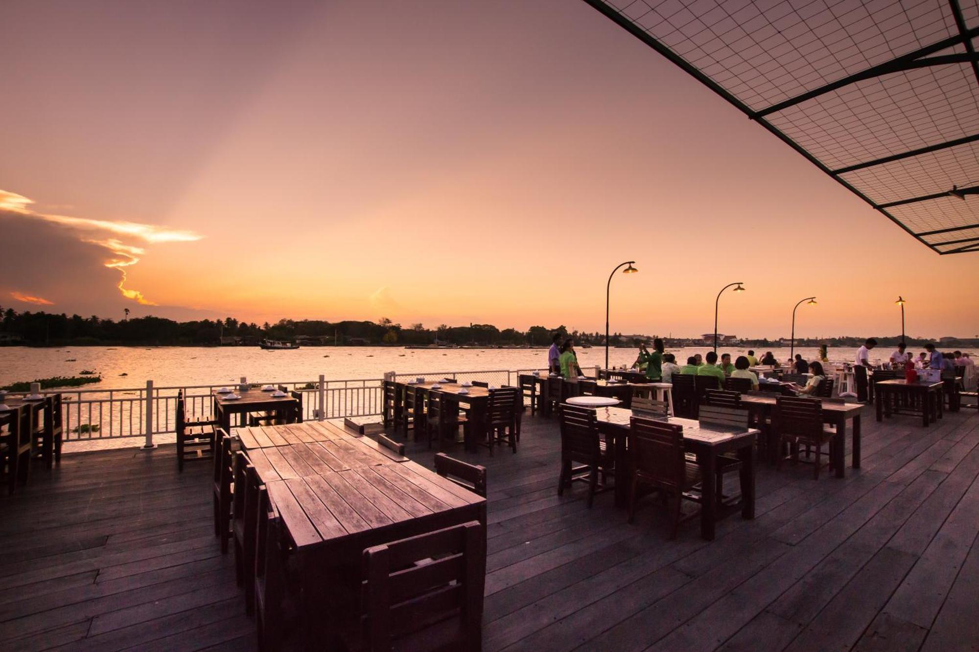 Kalanan Riverside Resort Nonthaburi Exteriér fotografie
